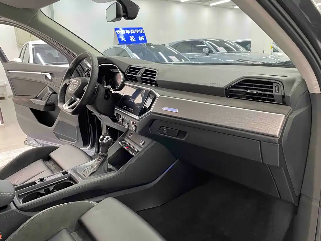 Audi Q3 Sportback — фото 8
