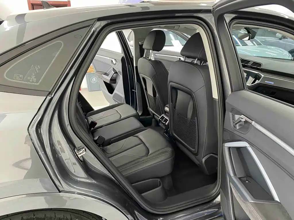 Audi Q3 Sportback — фото 9