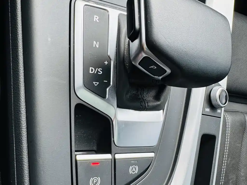 Audi A4L — фото 14
