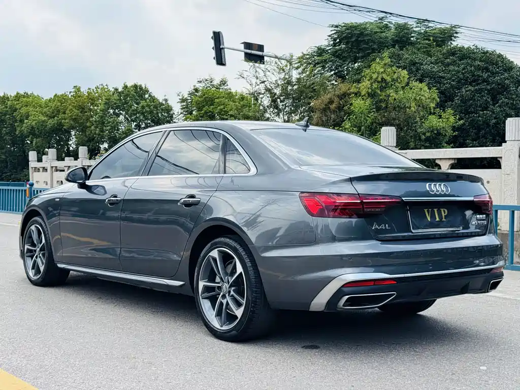 Audi A4L — фото 4