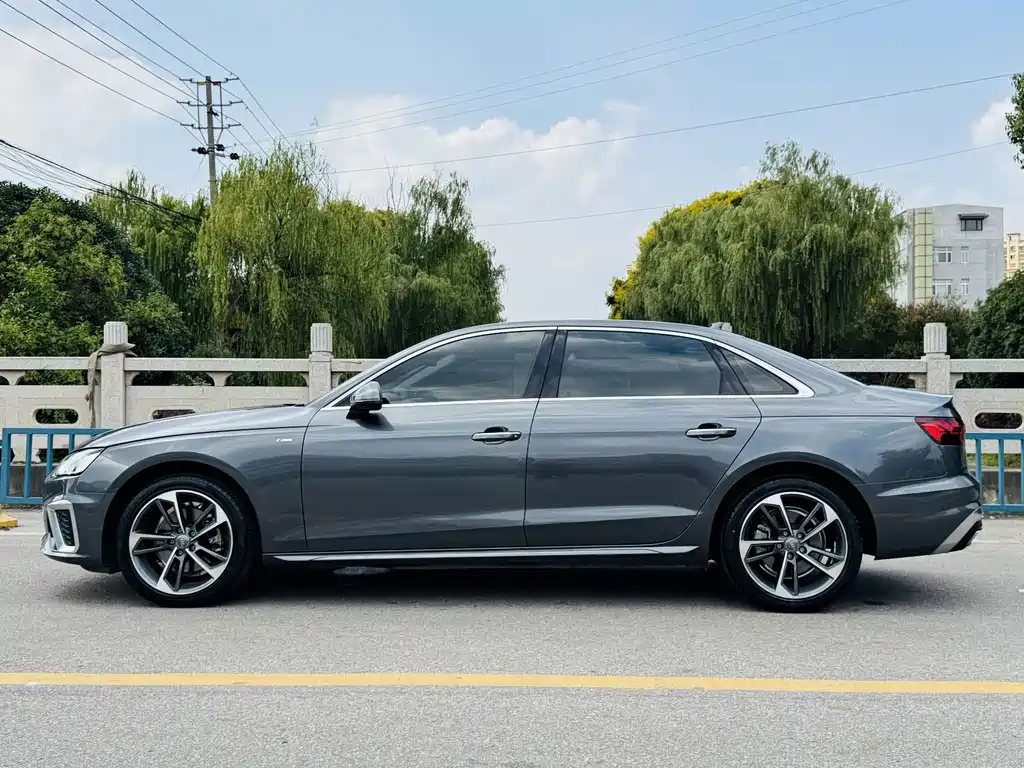 Audi A4L — фото 5