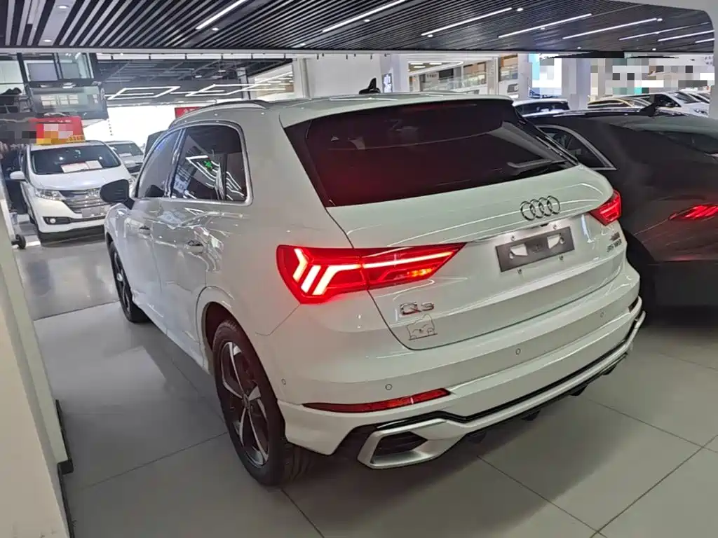 Audi Q3 — фото 5