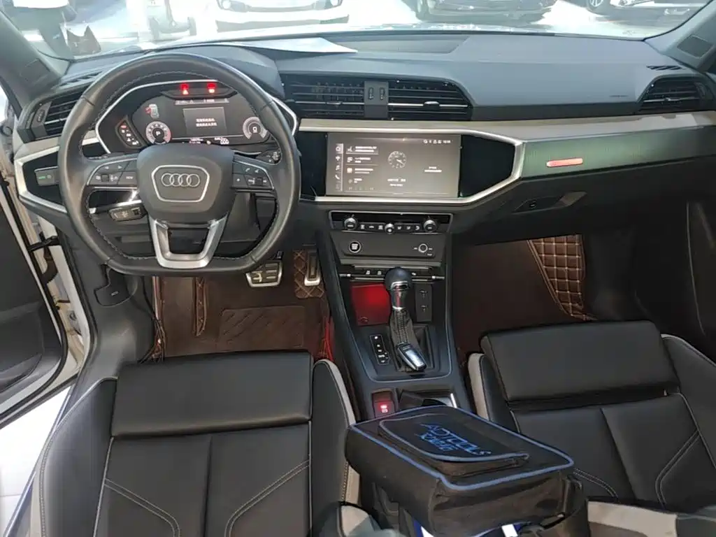 Audi Q3 — фото 10