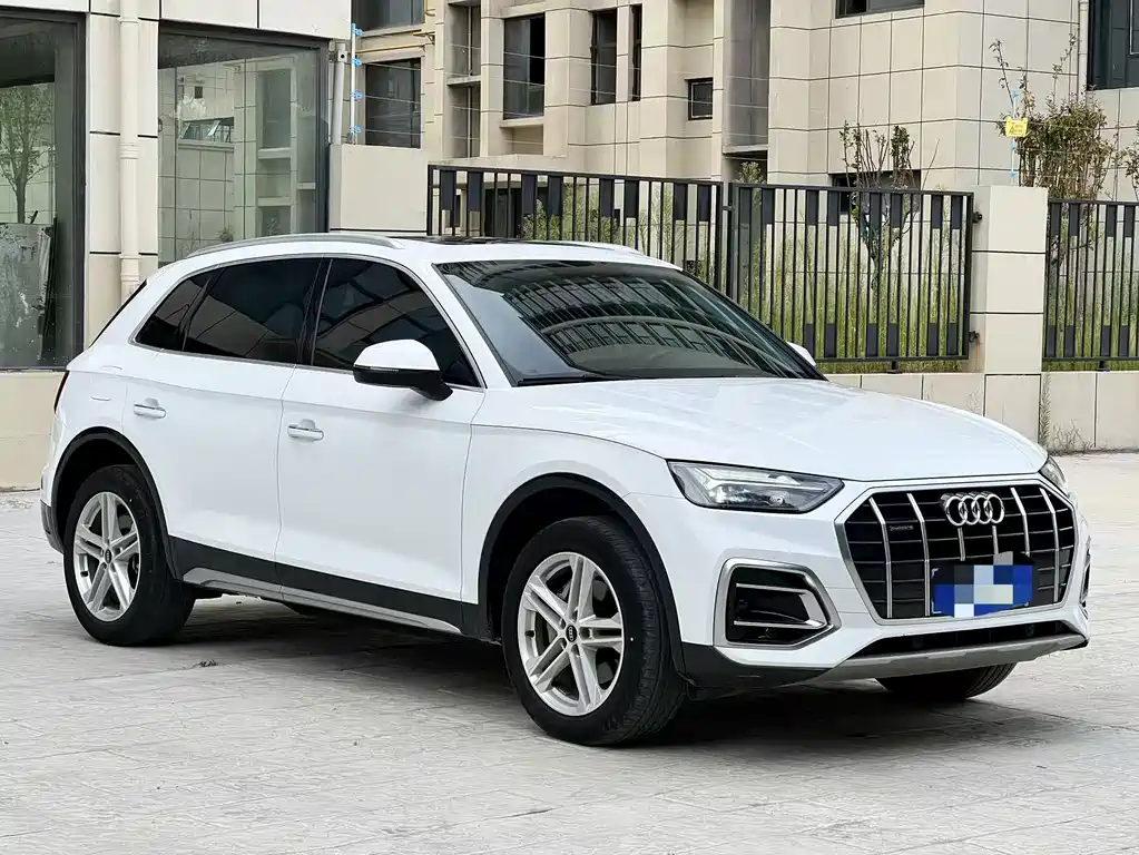Audi Q5L — фото 3