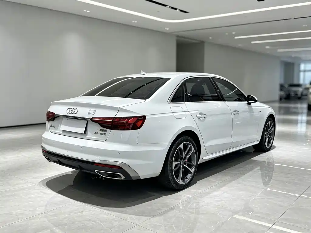 Audi A4L — фото 4