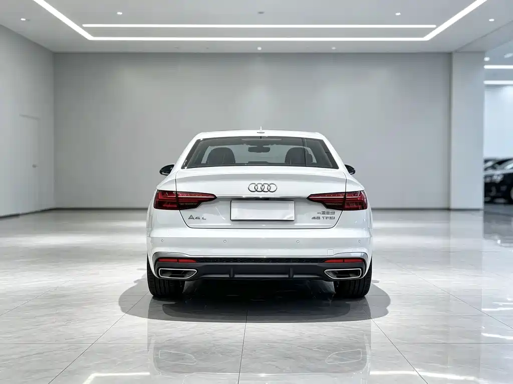 Audi A4L — фото 5