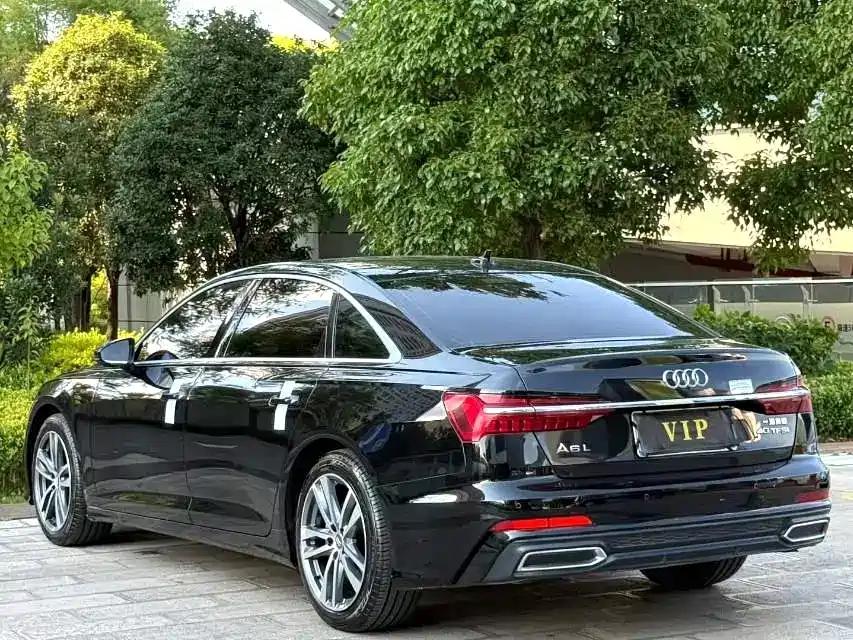 Audi A6L — фото 9