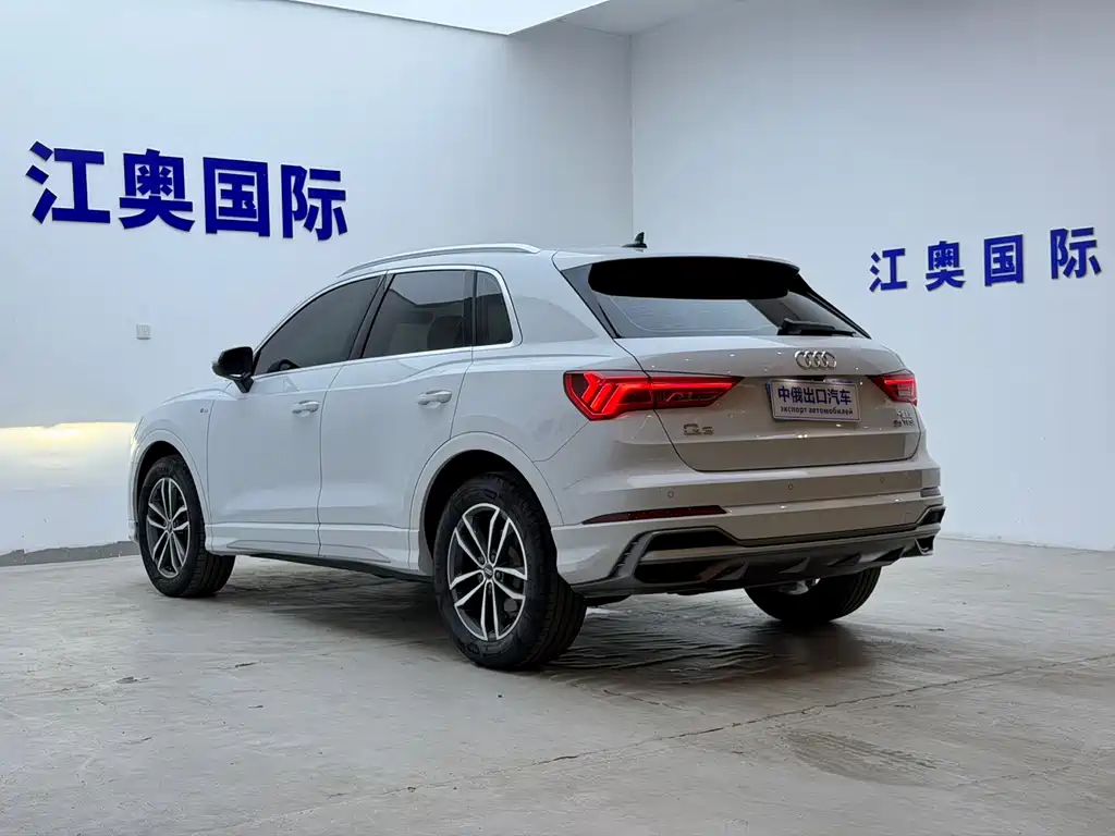 Audi Q3 — фото 22