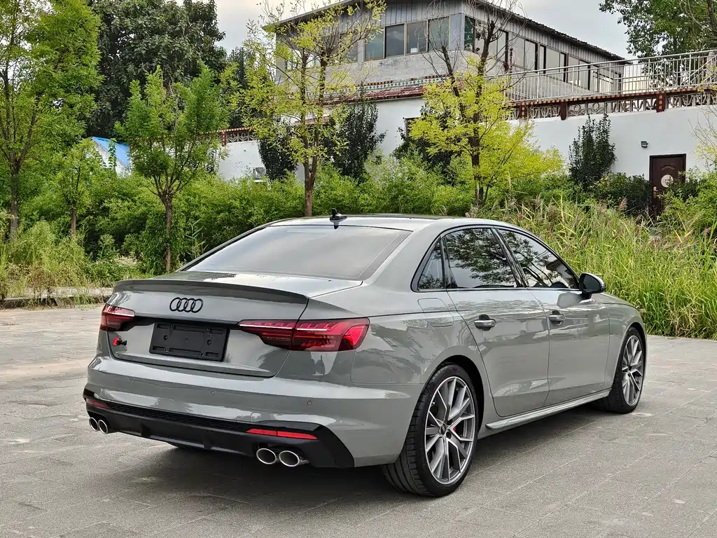 Audi S4 — фото 7