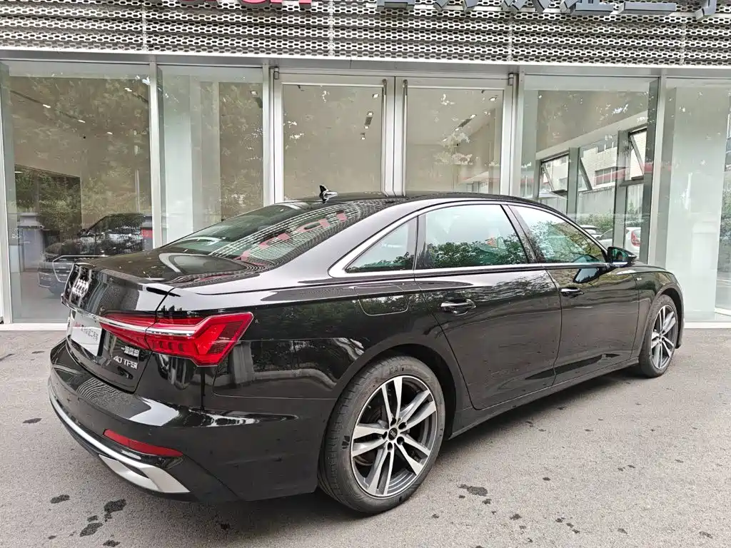 Audi A6L — фото 17