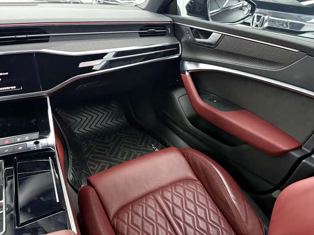 Audi A7L — фото 10