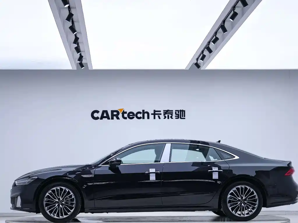 Audi A7L — фото 2