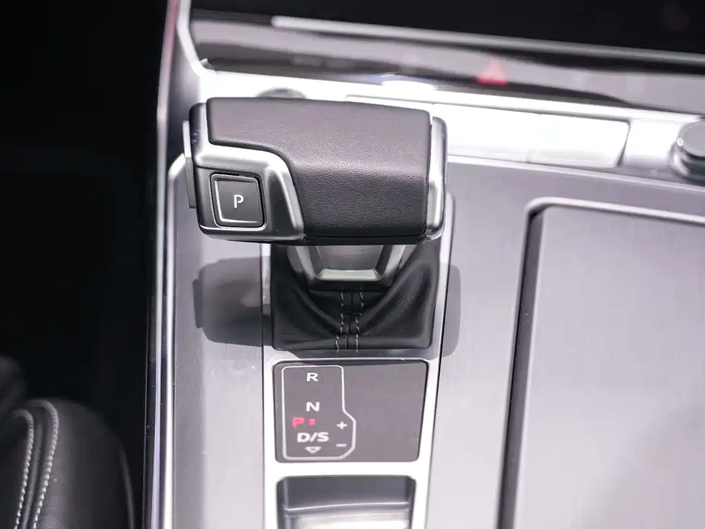 Audi A7L — фото 13