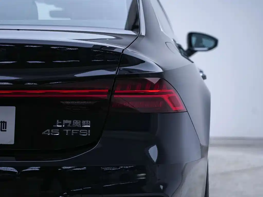 Audi A7L — фото 17