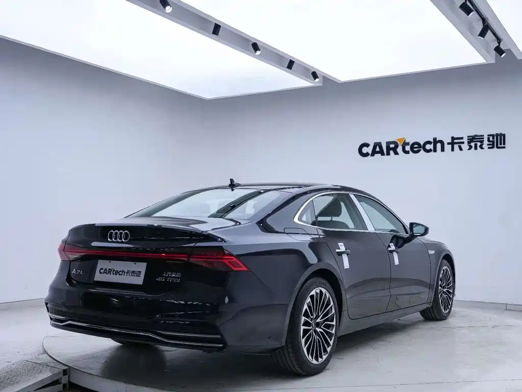 Audi A7L — фото 24