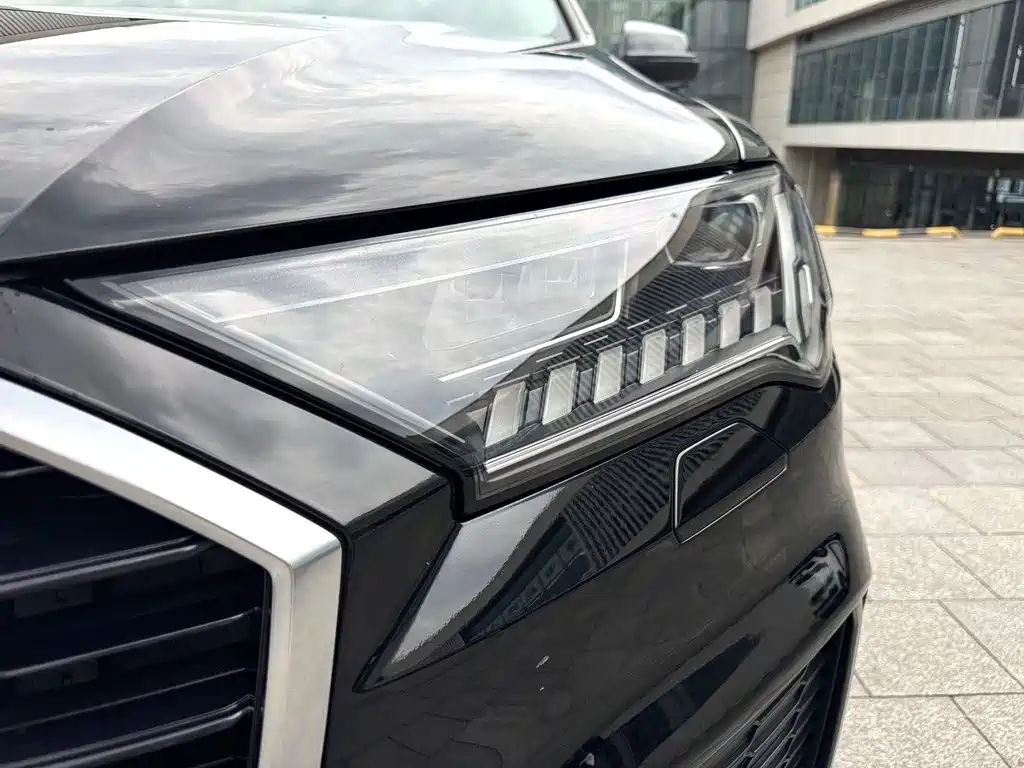 Audi Q7 — фото 6