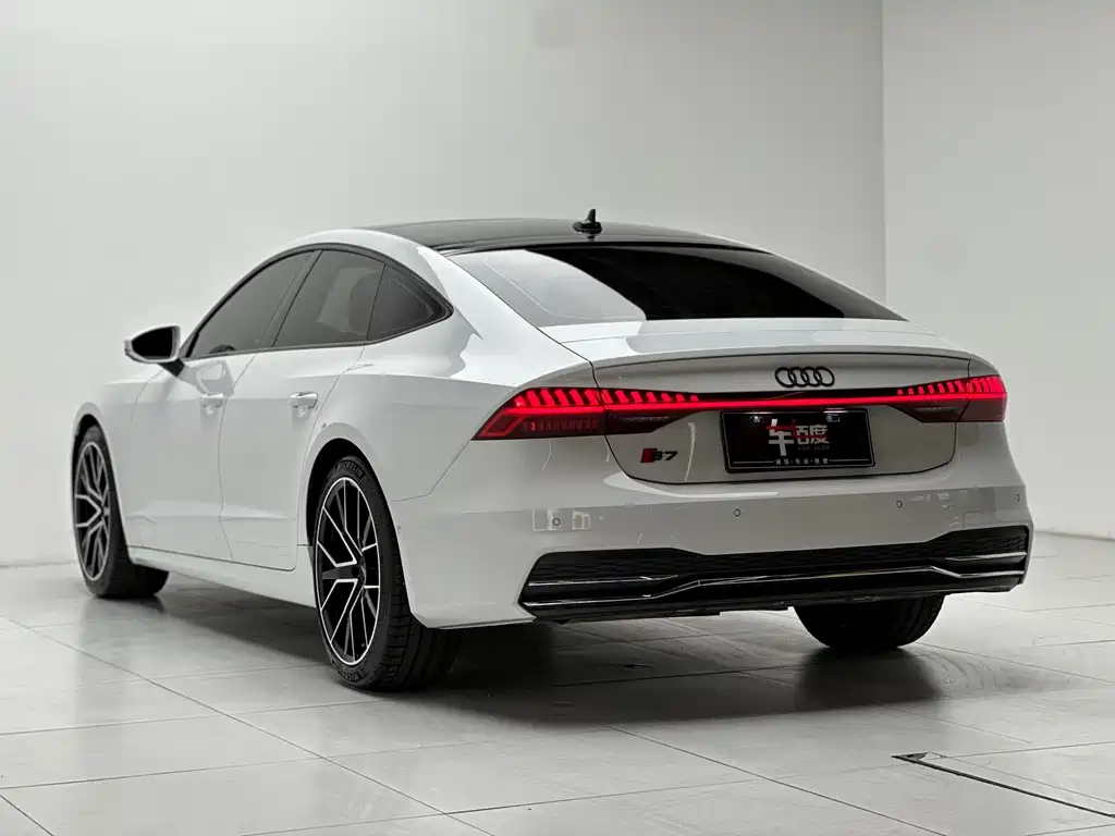 Audi A7 — фото 6