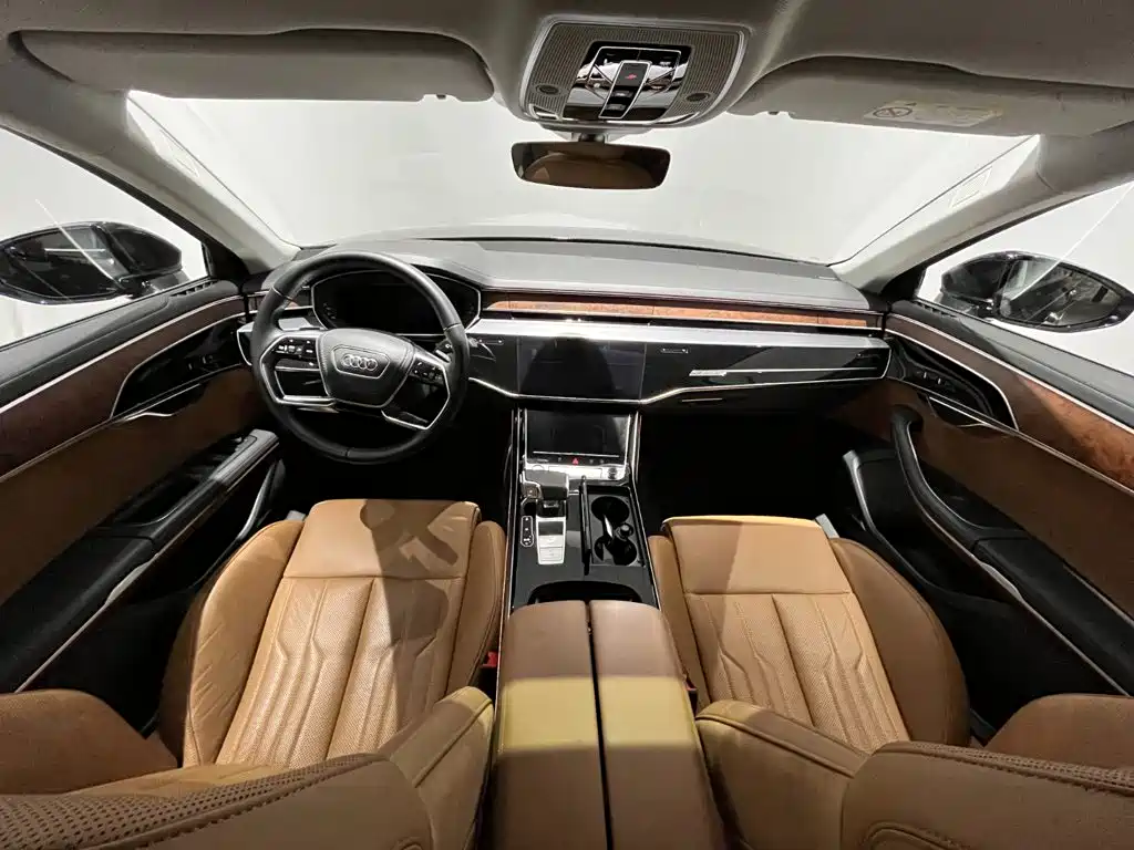 Audi A8 — фото 8