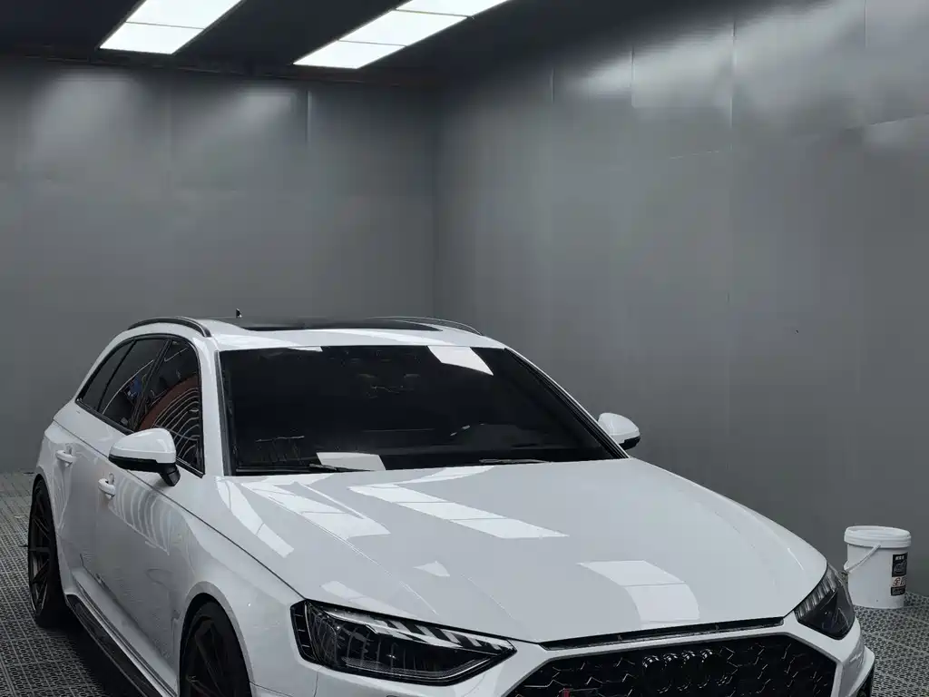 Audi RS 4 — фото 3