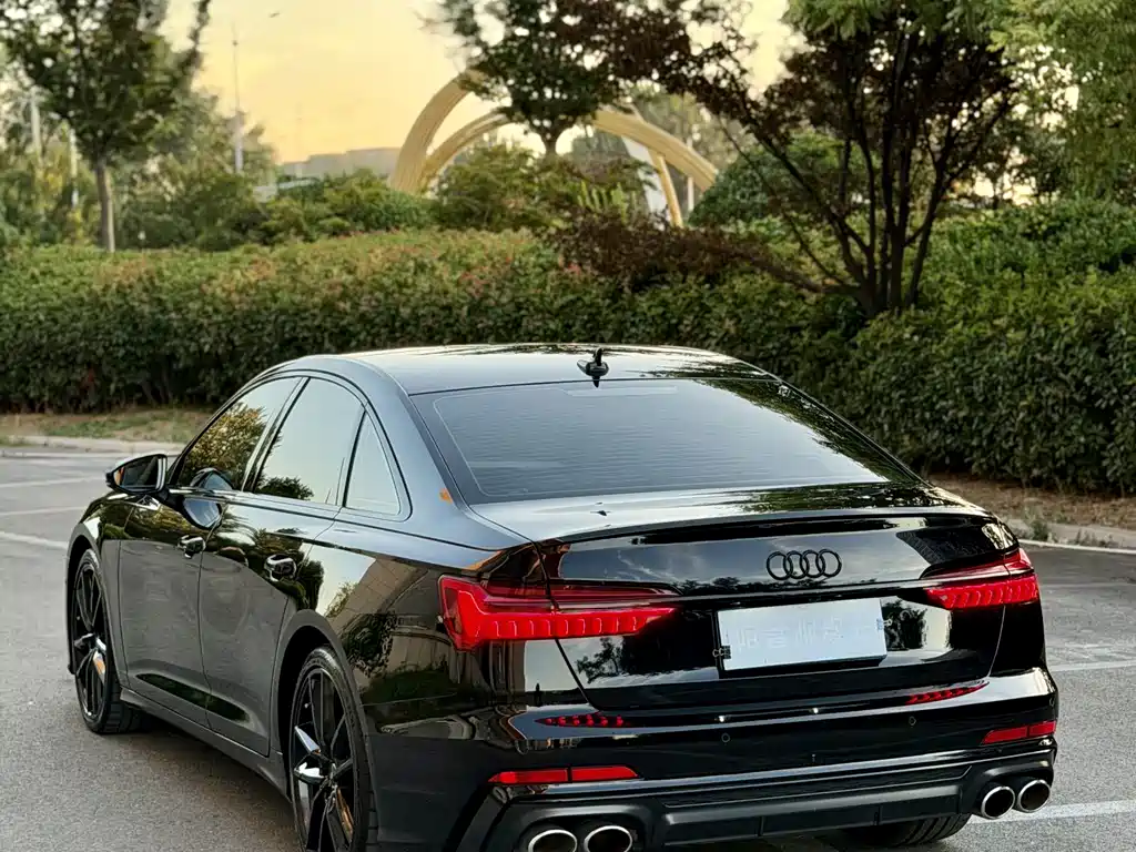 Audi S6 — фото 9