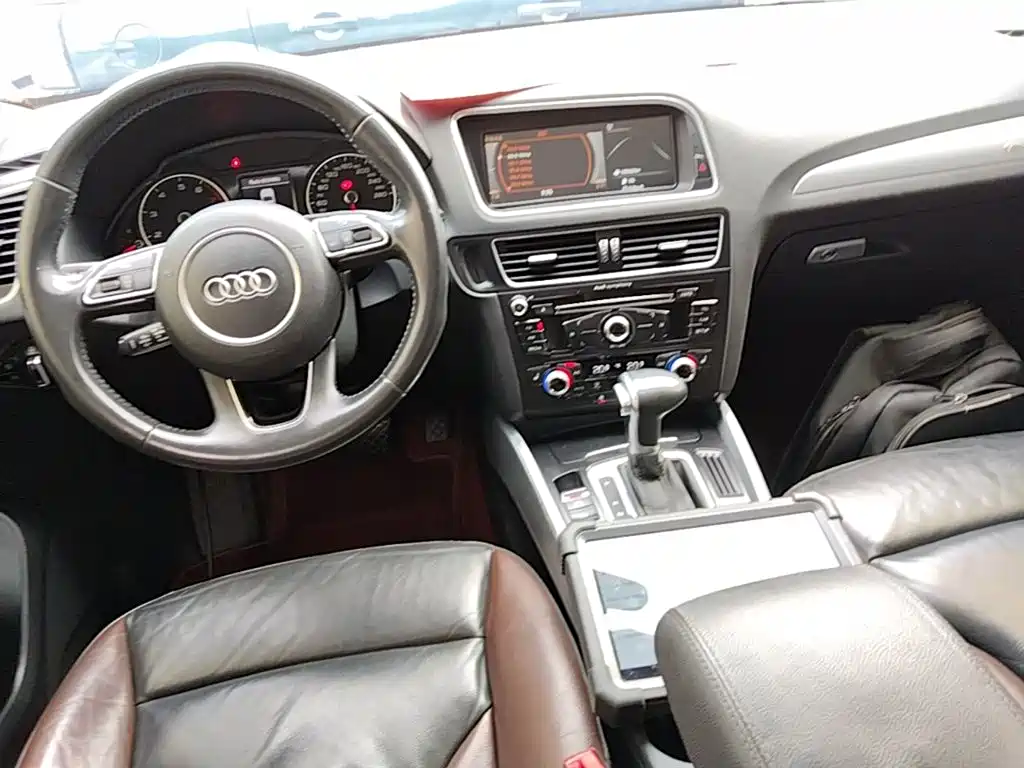 Audi Q5 — фото 10