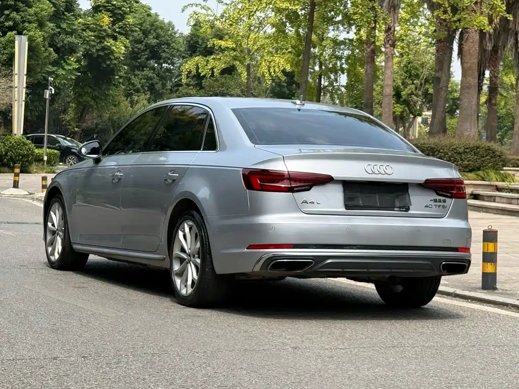 Audi A4L — фото 5