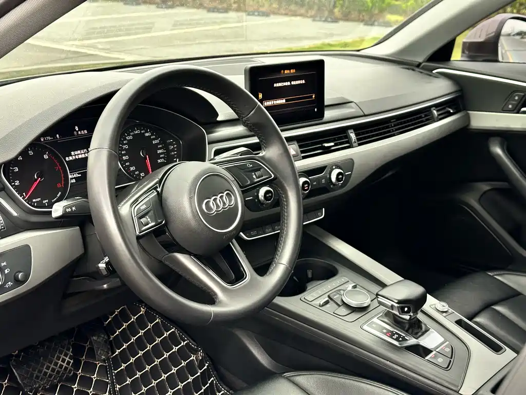 Audi A4L — фото 9