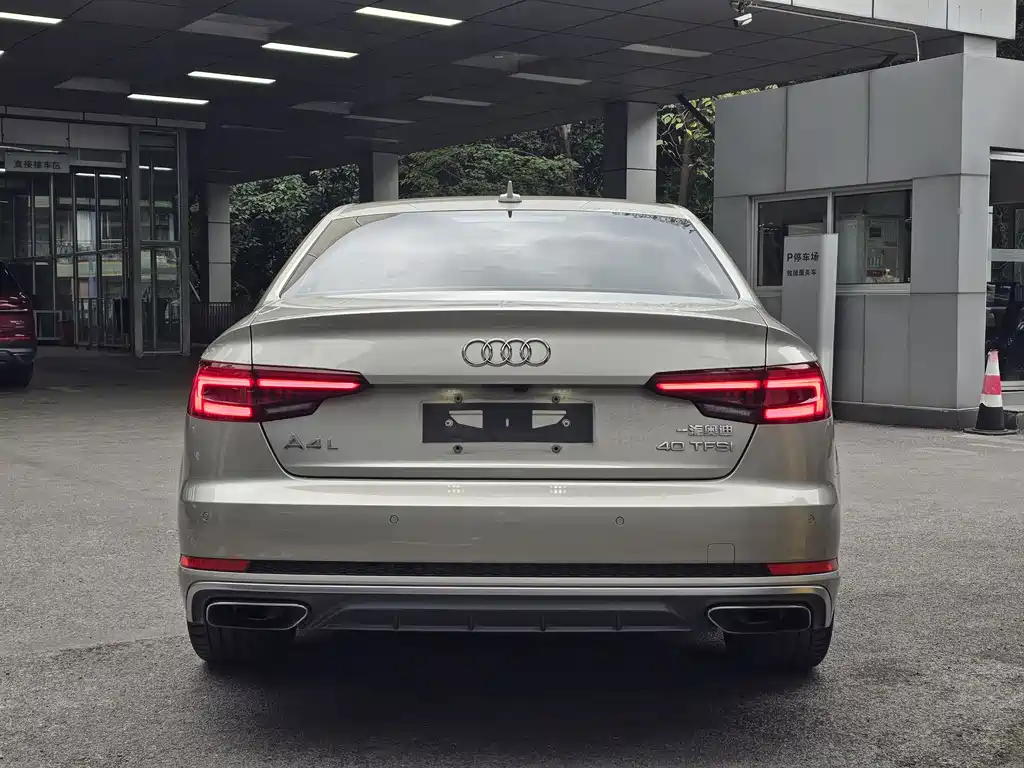 Audi A4L — фото 5