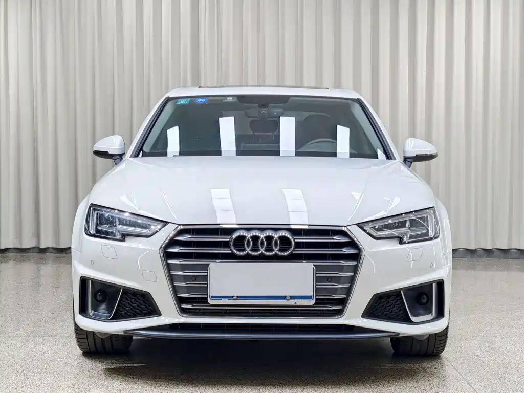 Audi A4L — фото 2