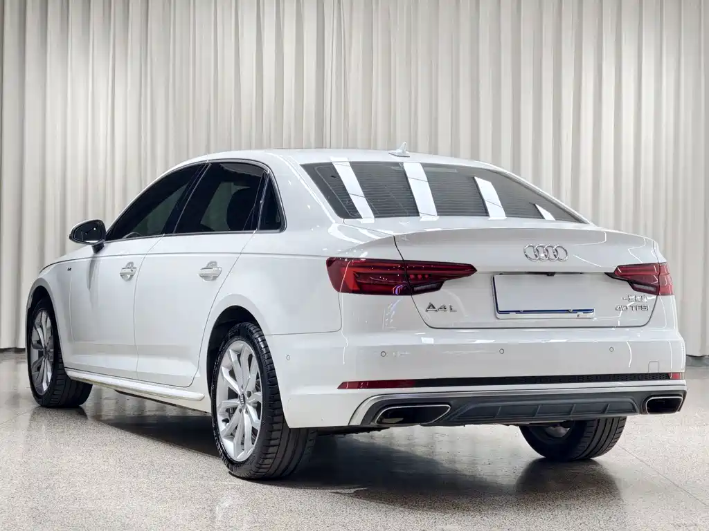 Audi A4L — фото 4