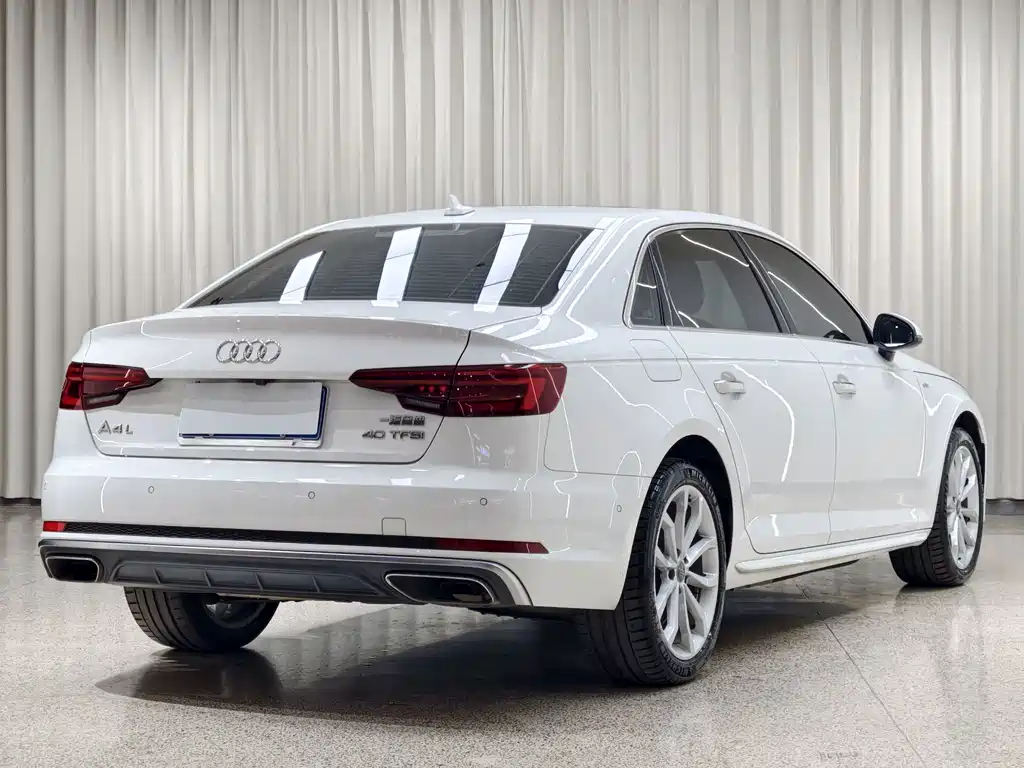 Audi A4L — фото 6