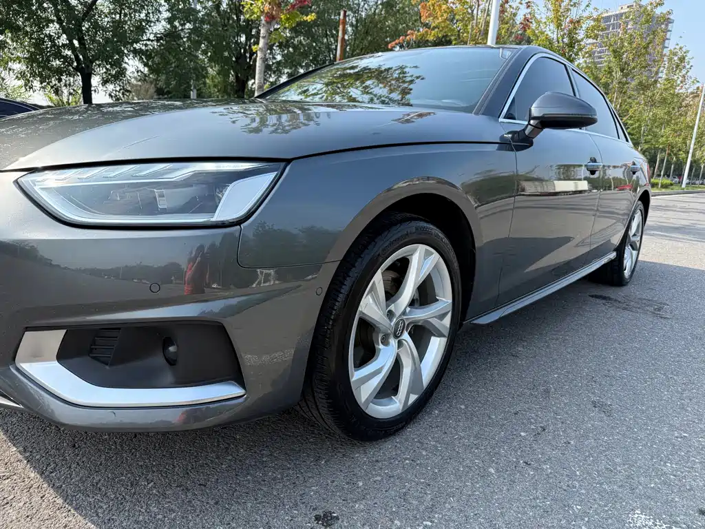Audi A4L — фото 4