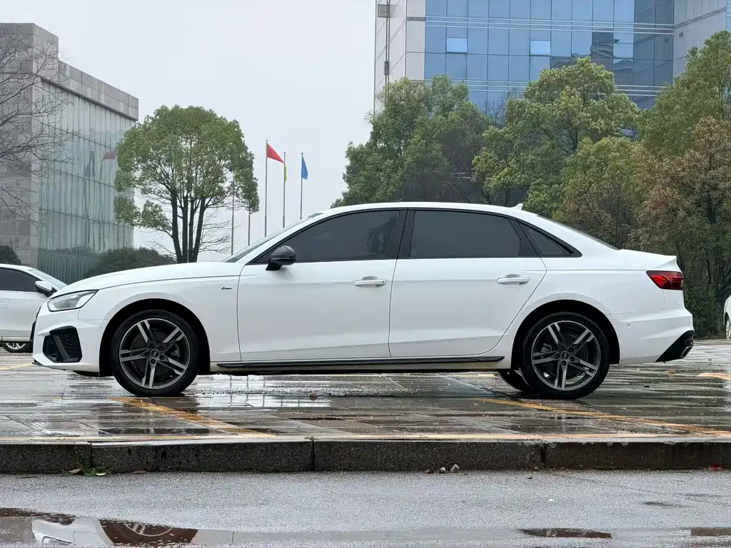 Audi A4L — фото 9