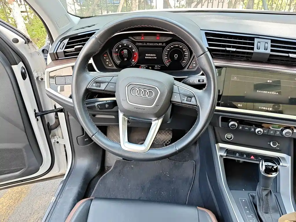 Audi Q3 — фото 13
