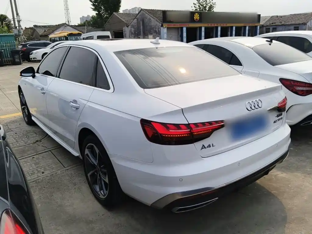 Audi A4L — фото 5