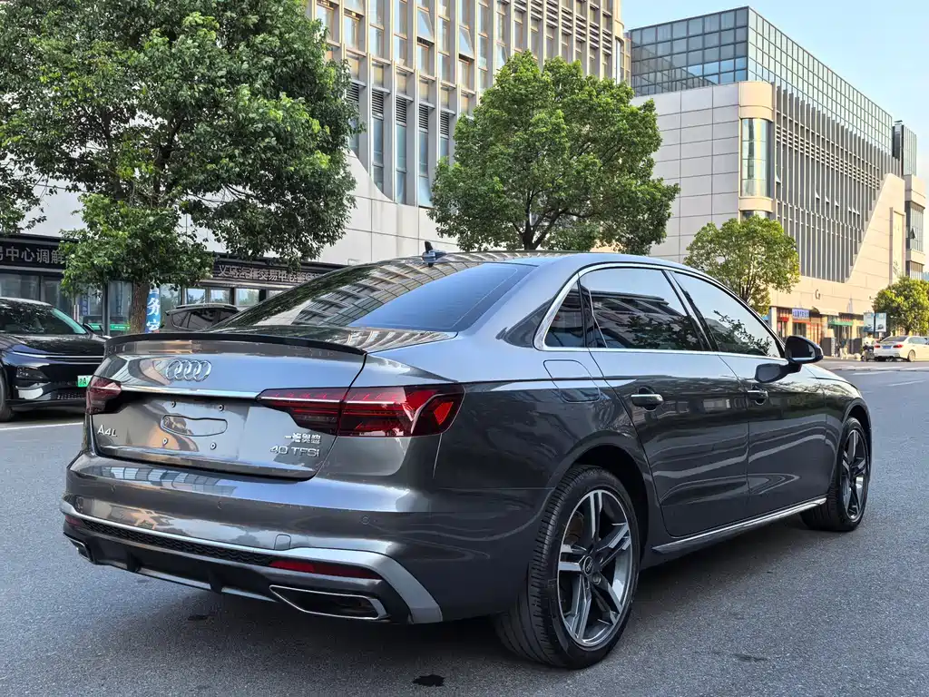 Audi A4L — фото 18