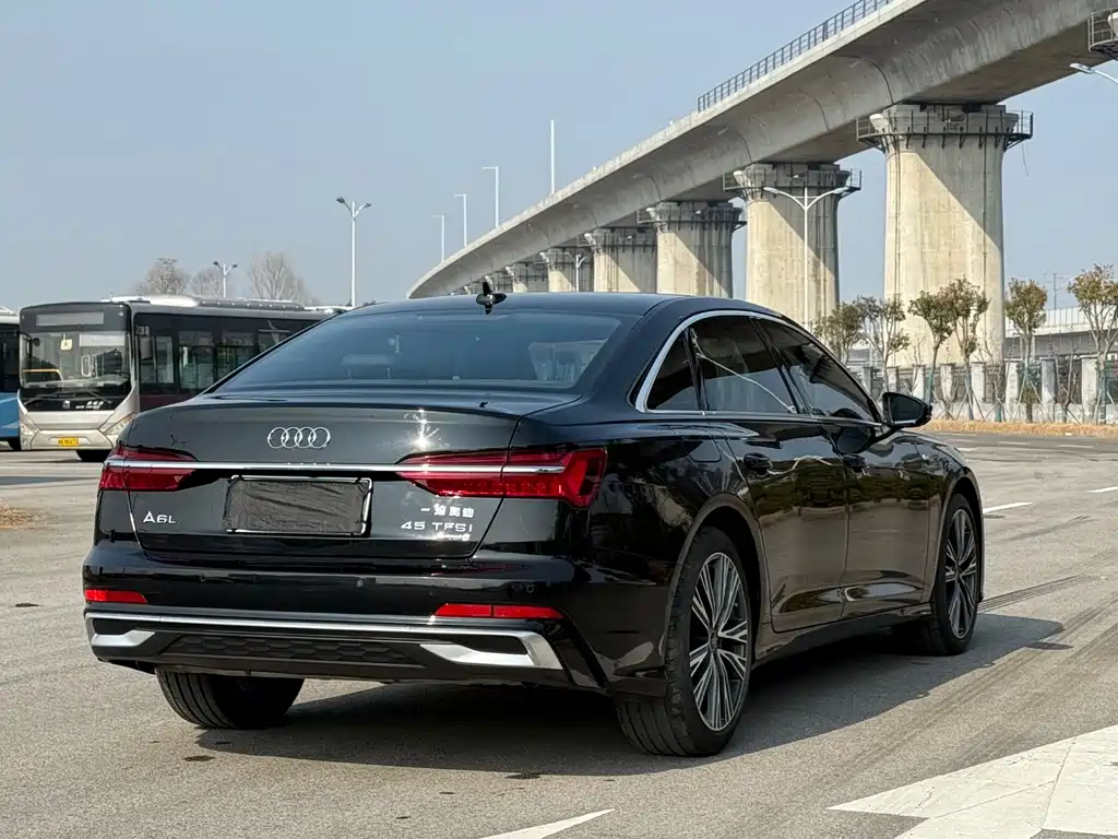 Audi A6L — фото 4