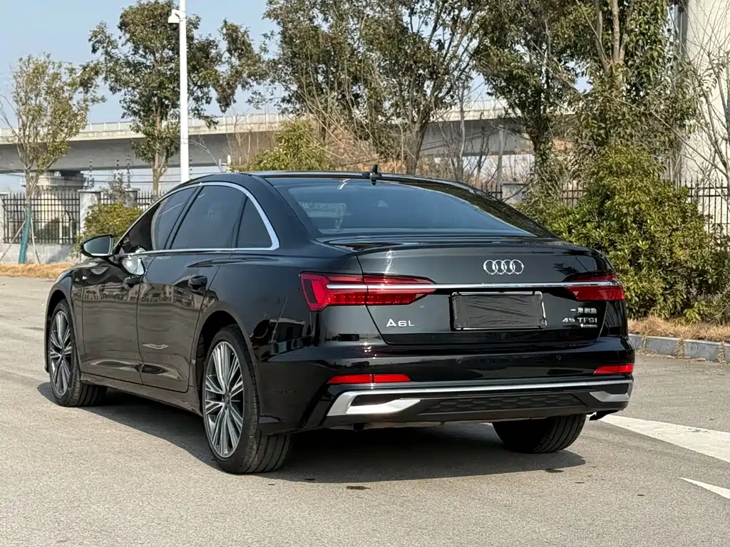 Audi A6L — фото 6