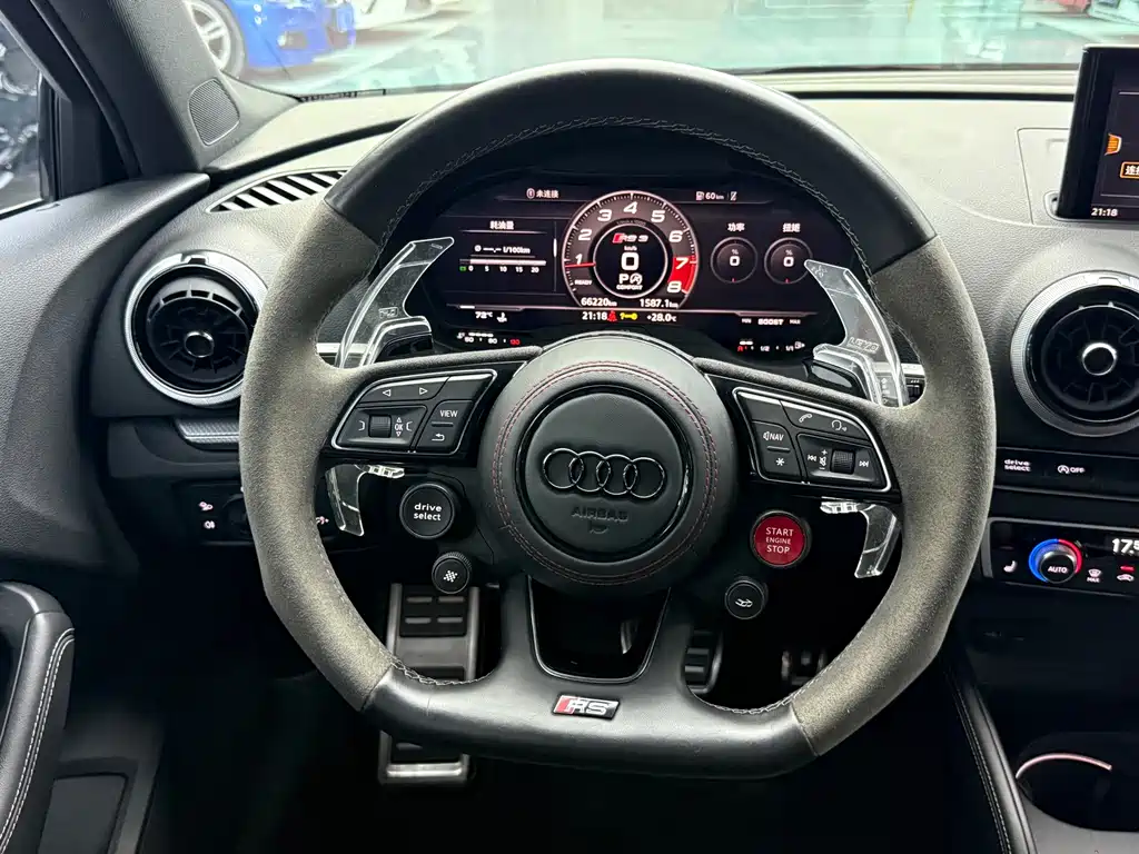 Audi RS 3 — фото 10