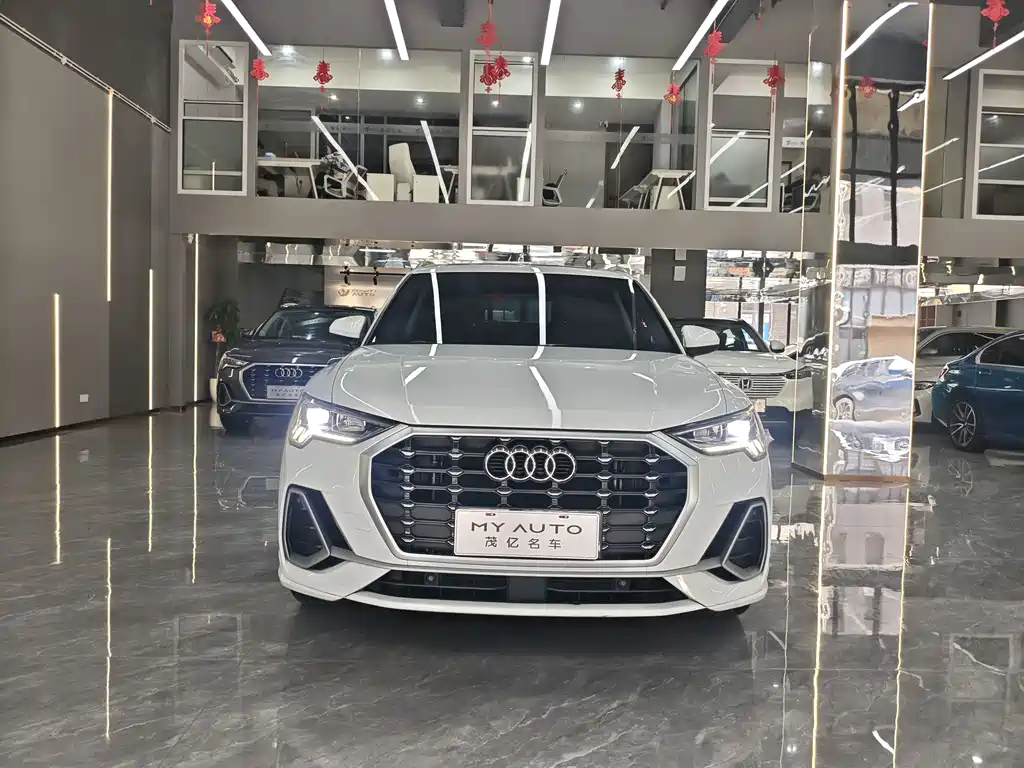 Audi Q3 — фото 2