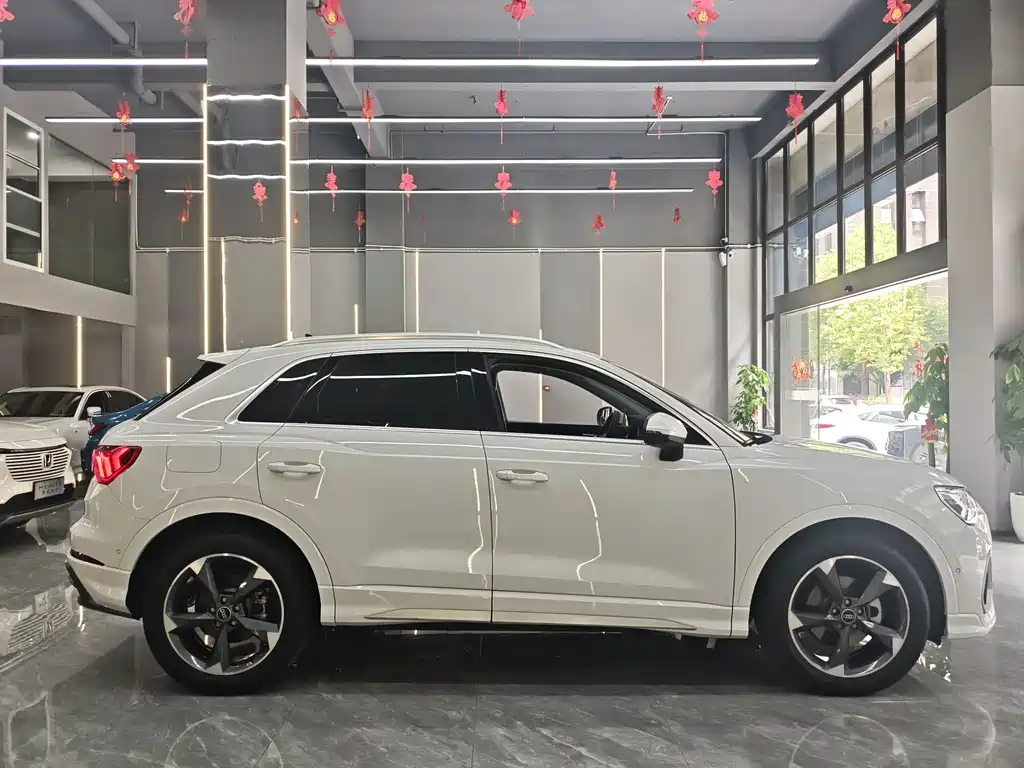 Audi Q3 — фото 4