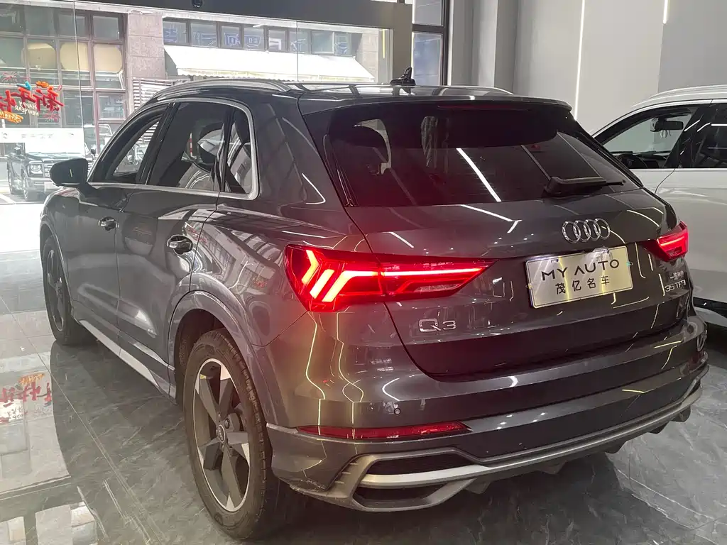 Audi Q3 — фото 17