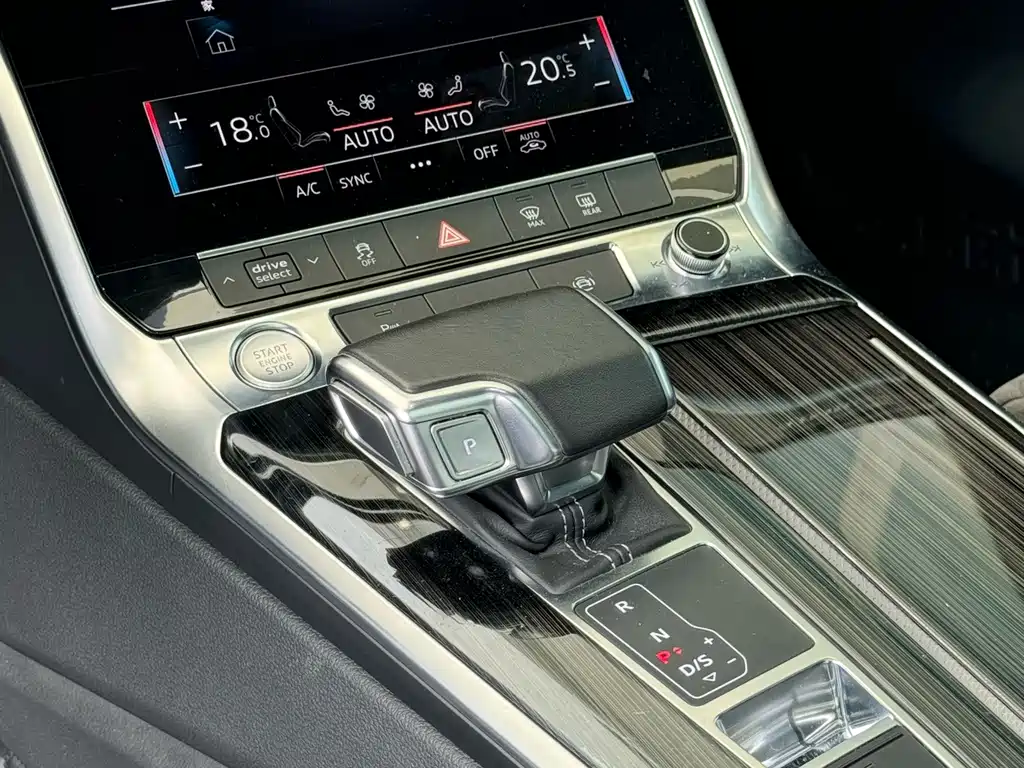 Audi A6L — фото 14