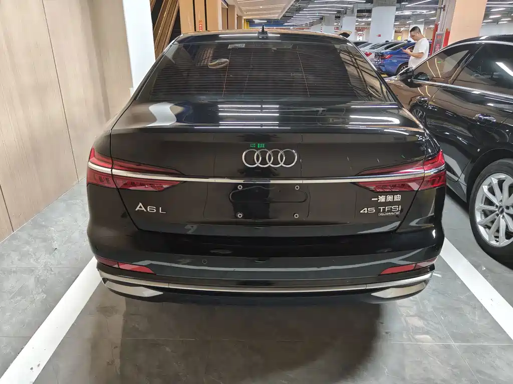 Audi A6L — фото 15