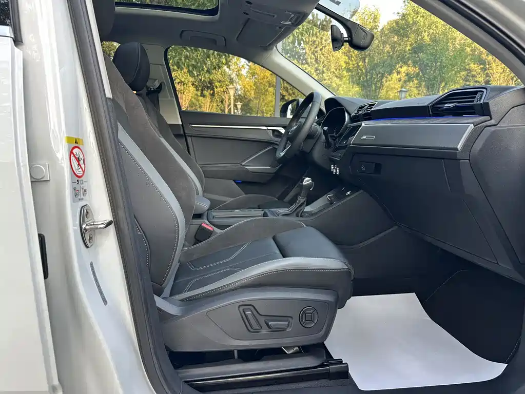 Audi Q3 Sportback — фото 20