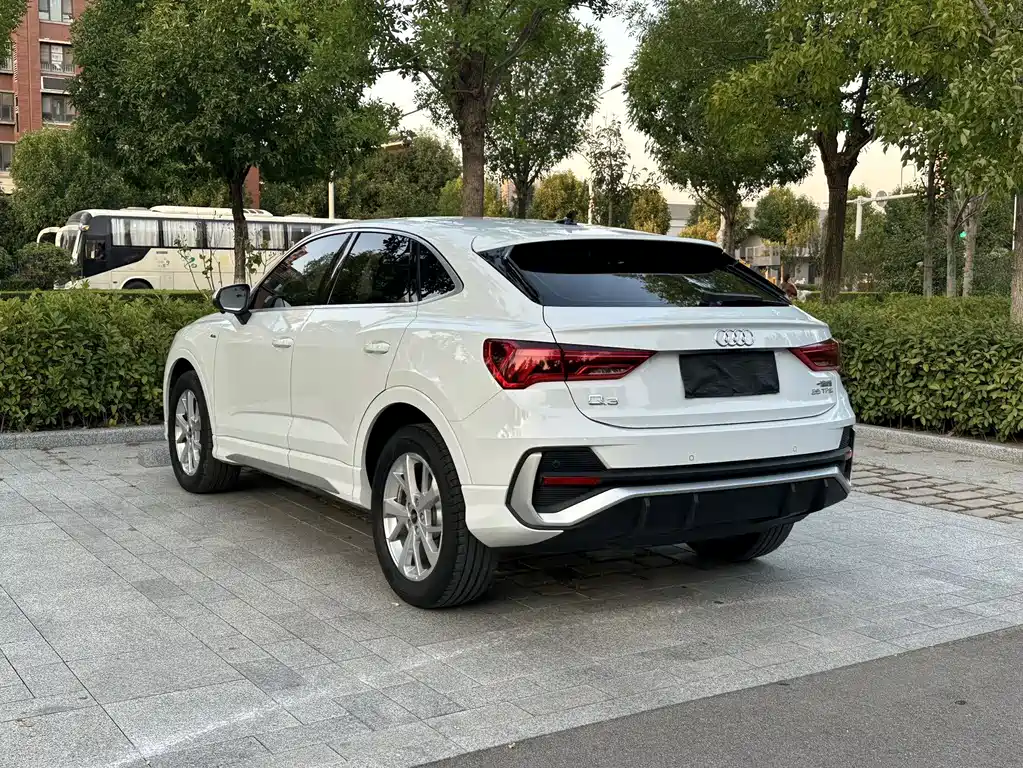 Audi Q3 Sportback — фото 6