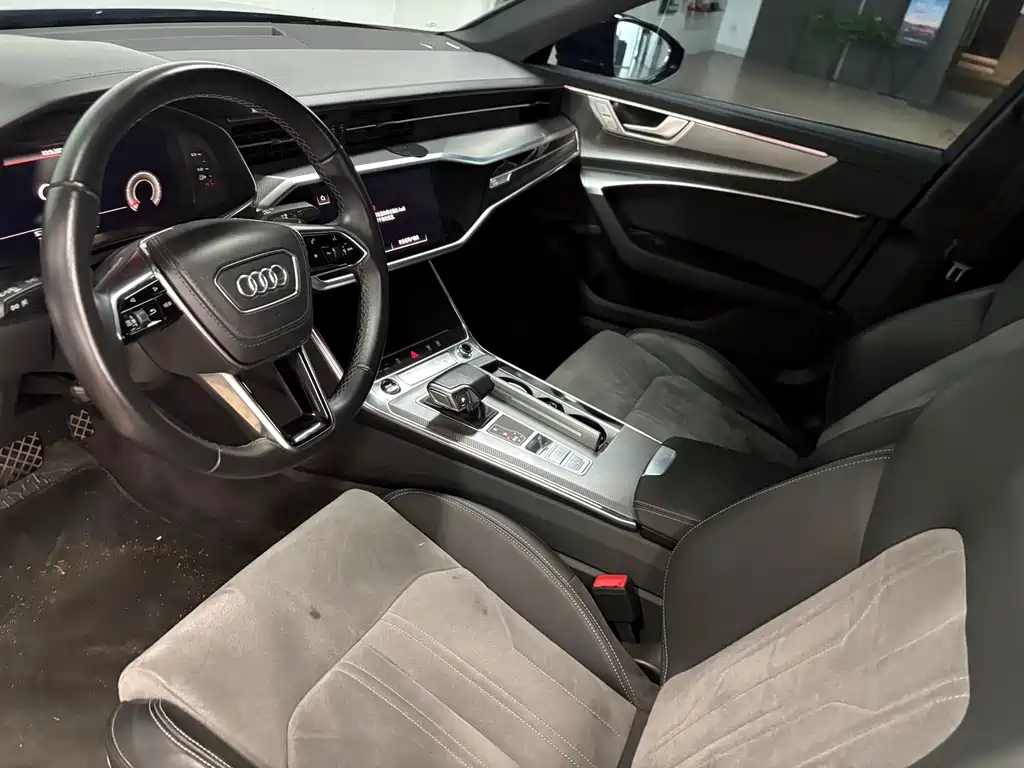 Audi A6L — фото 8