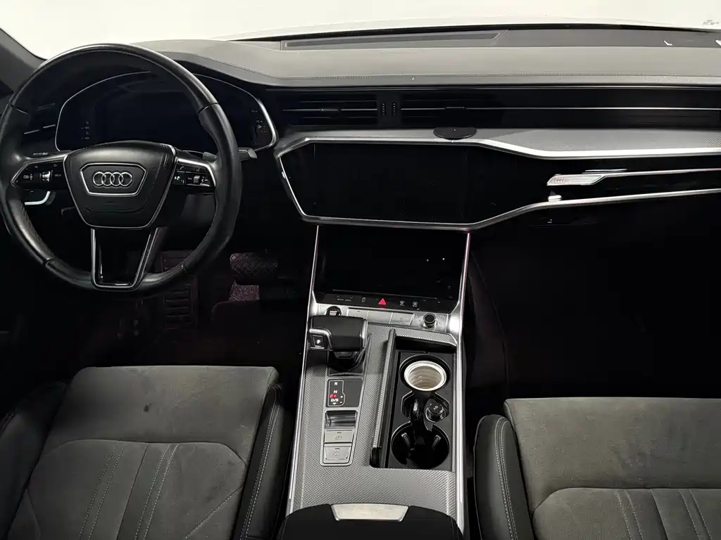 Audi A6L — фото 9