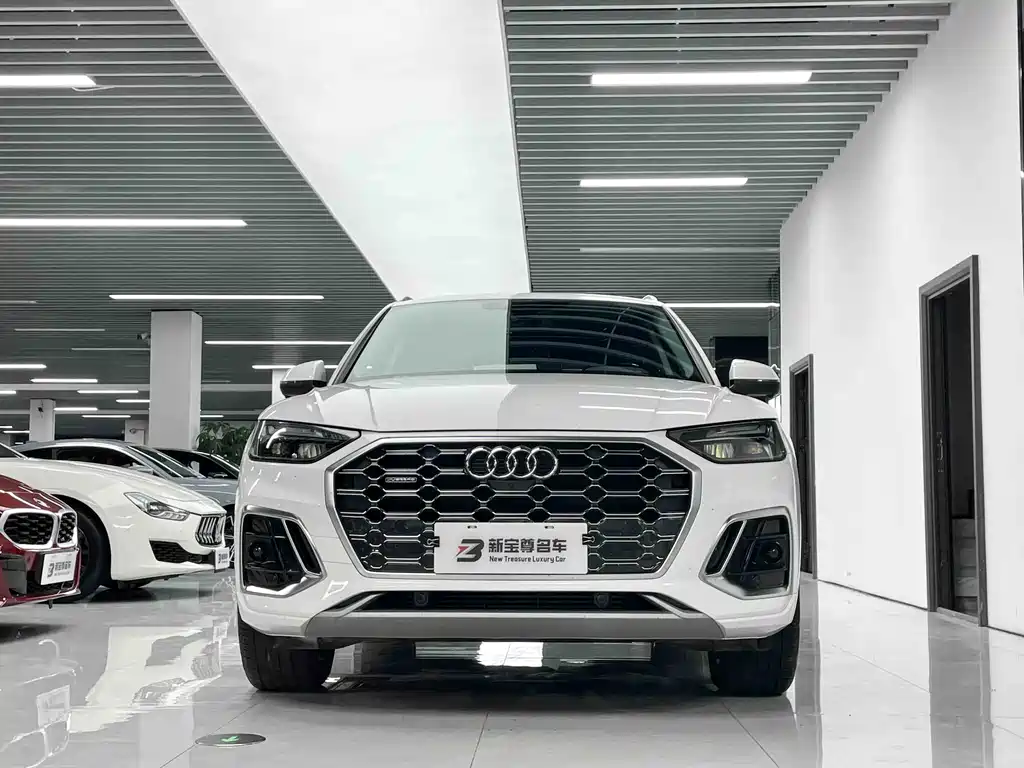 Audi Q5L — фото 2