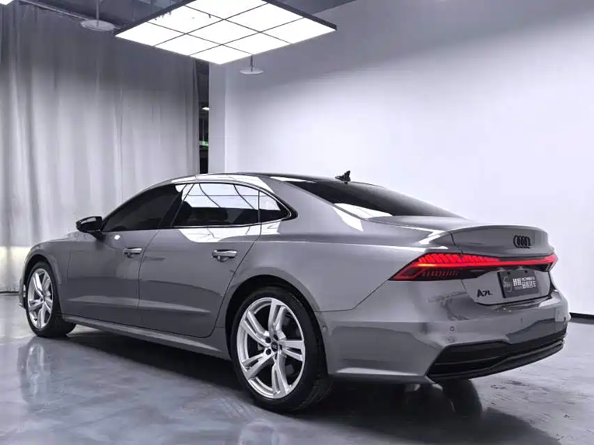 Audi A7L — фото 7